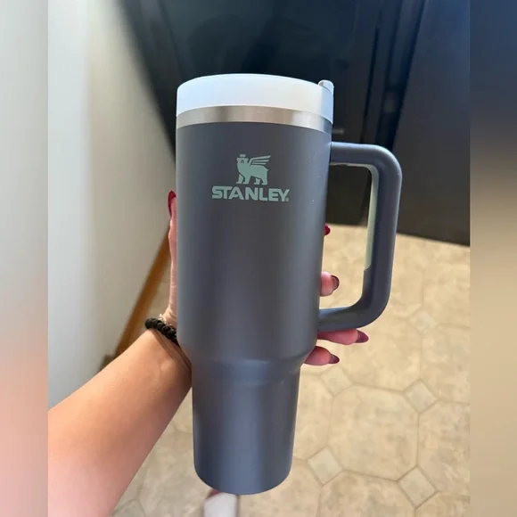 Stanley Cup Teal accents, NO STRAW - Picture 1 of 7